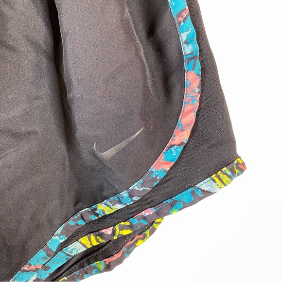 Nike Womens Dri-Fit Running Shorts Sz M Black Colorful Trim Pocket Lined Lightwt - Picture 3 of 10